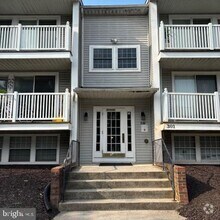 Building Photo - 301 Palmspring Dr