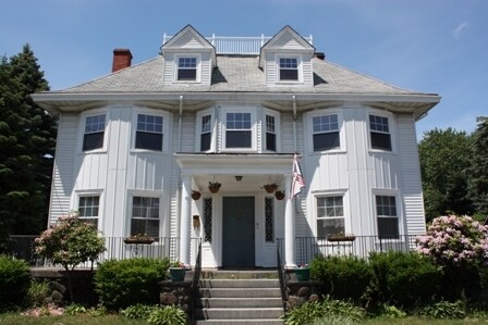 Building Photo - 59 College Ave