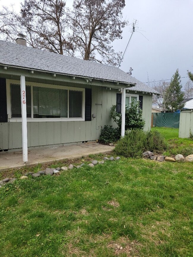 Building Photo - 276 Perrydale Ave