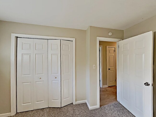 Foto del edificio - 728 Birchwood Ln SW