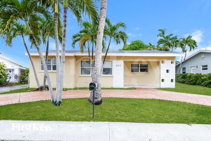 Foto principal - 305 SW 9th Terrace