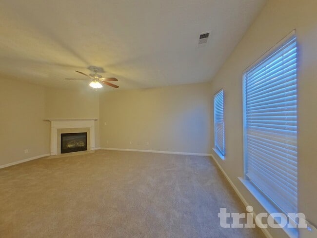 Foto del edificio - 3816 Shenfield Dr