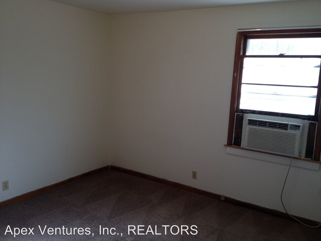 Building Photo - 113 Crestview Dr