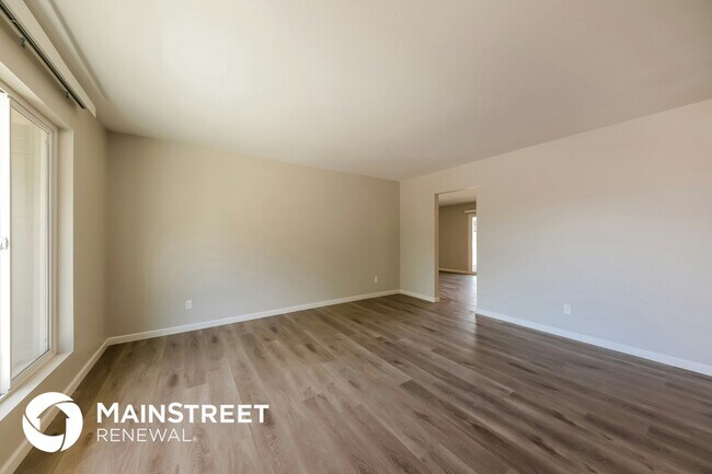 Building Photo - 3732 W Solar Dr