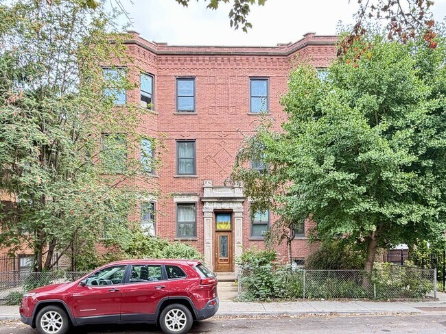 Building Photo - 833 N Rockwell St
