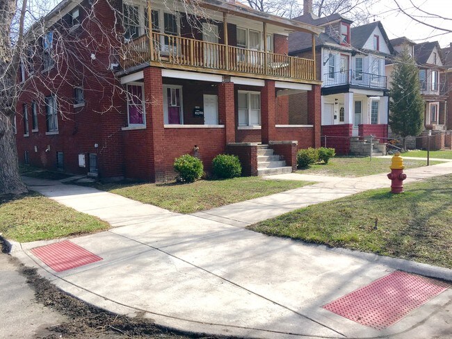 Building Photo - 1448 Campbell St