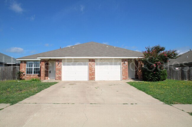 Foto del edificio - Charming 3-Bedroom Duplex in Prime Killeen...