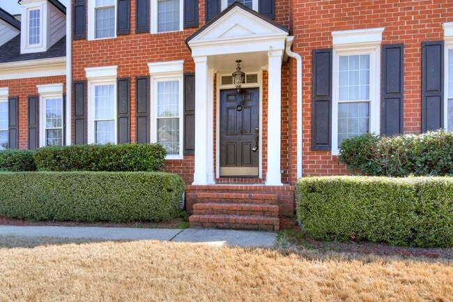Building Photo - Large 3 Story Home in Evans!