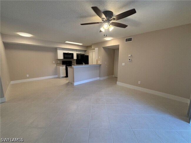 Foto del edificio - 2094 Arbour Walk Cir