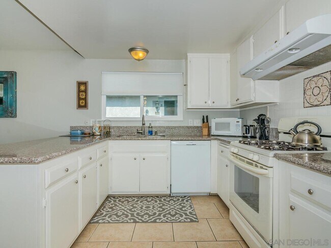Building Photo - 34585 Via Verde