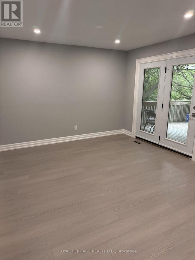 Building Photo - 286 Lorindale Dr