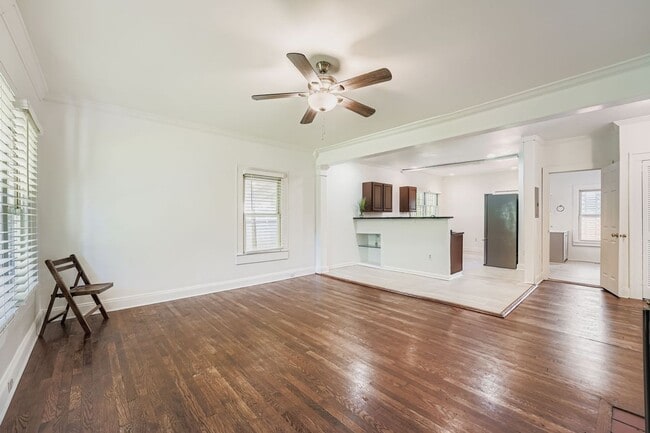 Photo - HAPPY IN HAPEVILLE House