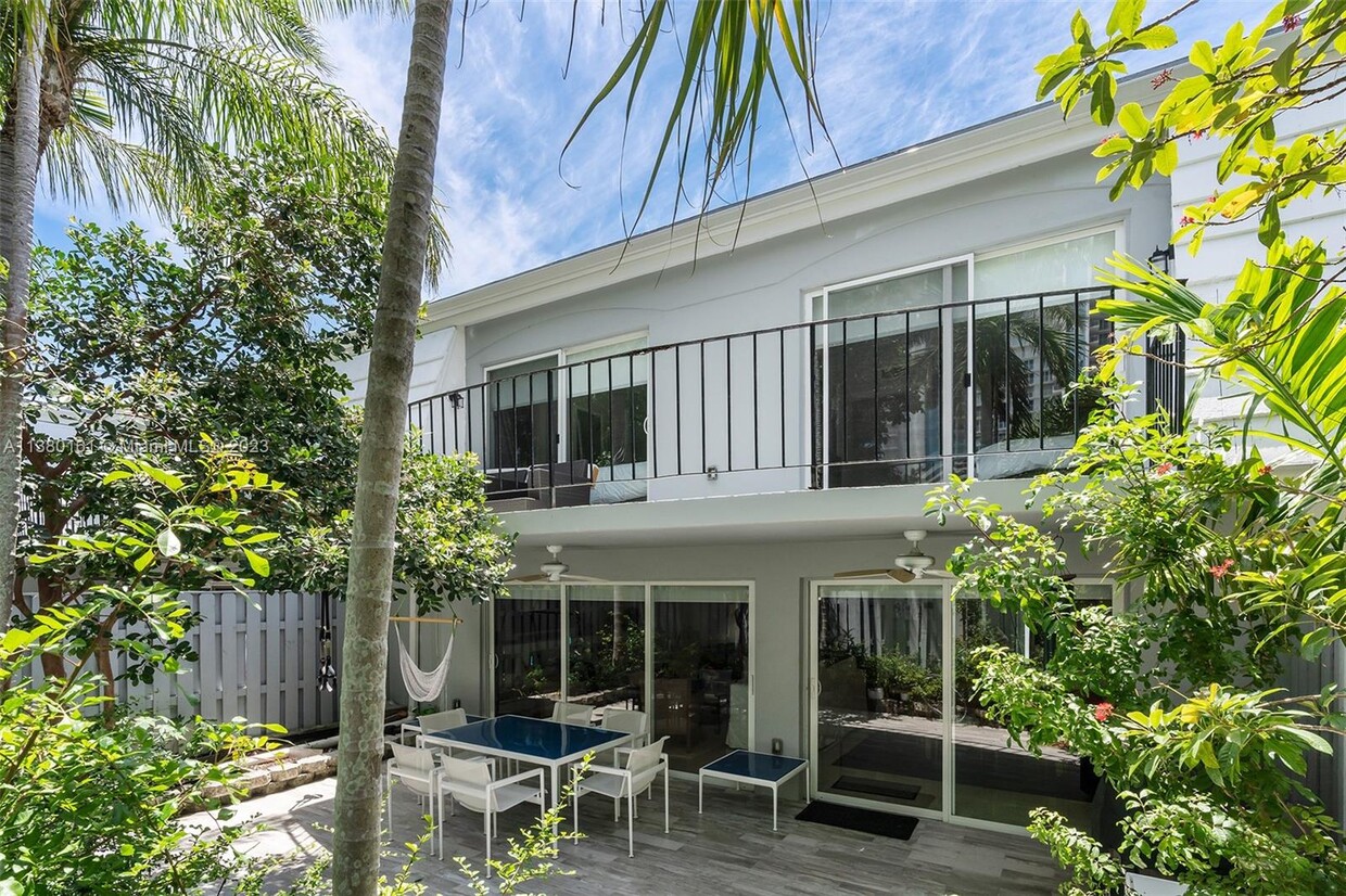 Primary Photo - 296 Seaview Dr