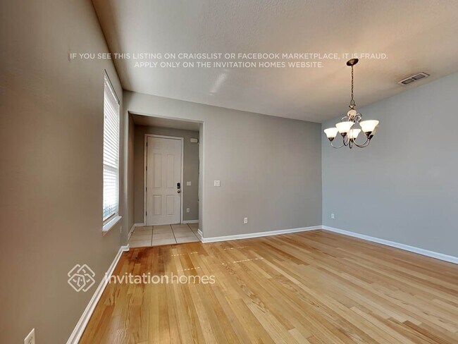 Foto del edificio - 684 Briar View Dr