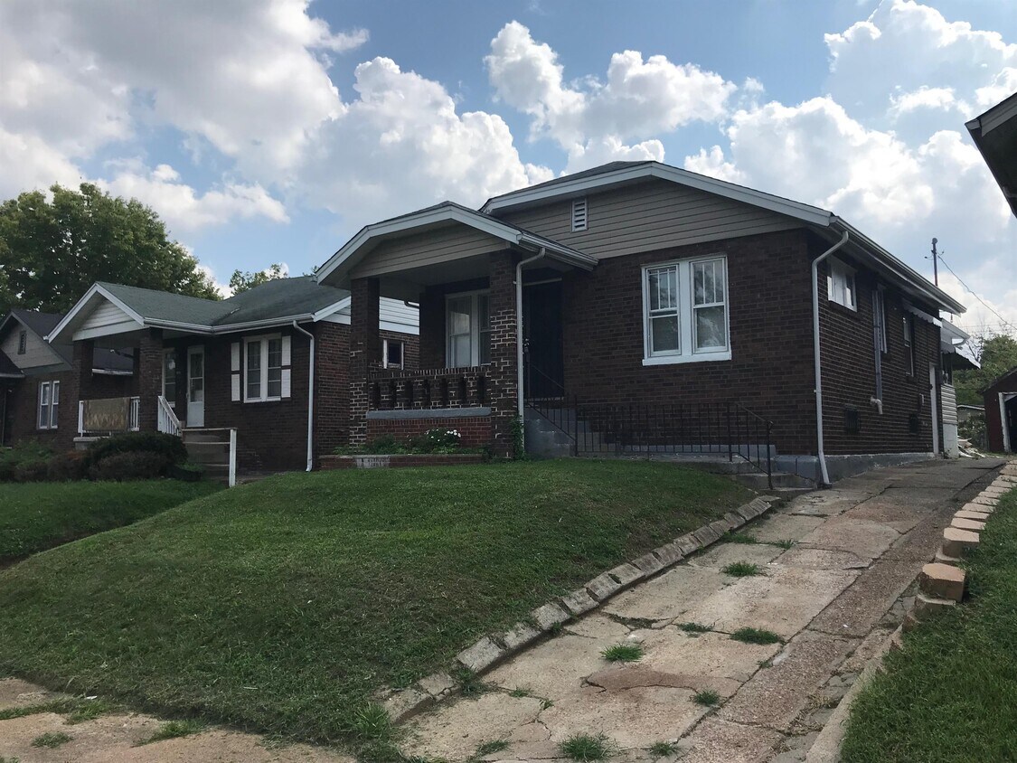 1260 Gimblin St, St. Louis, MO 63147 House for Rent in St. Louis, MO