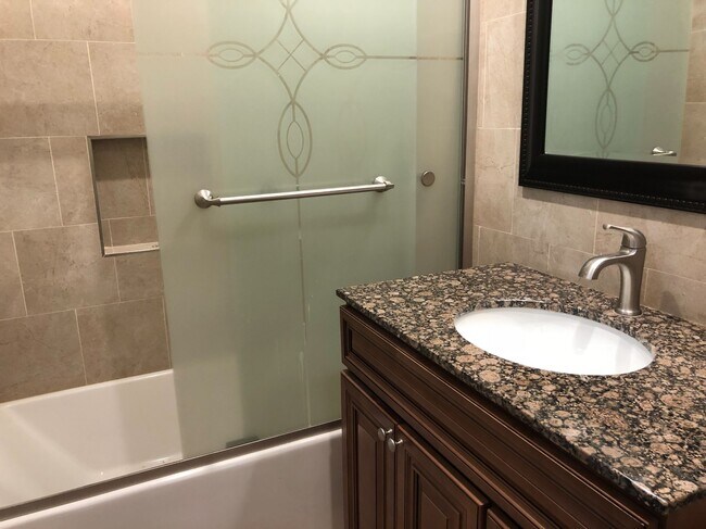 Foto del edificio - 3488 Riverside Dr