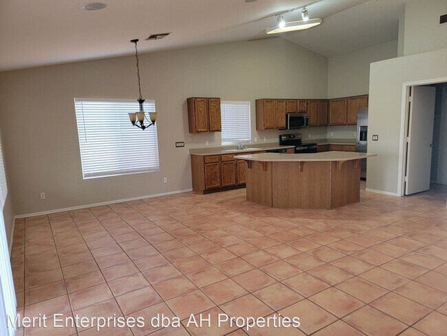 Building Photo - 4 br, 2 bath House - 18235 N 85TH DR