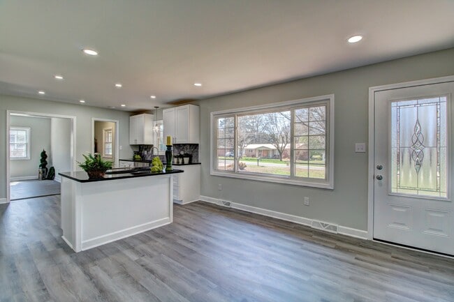 Building Photo - 1408 Delview Rd