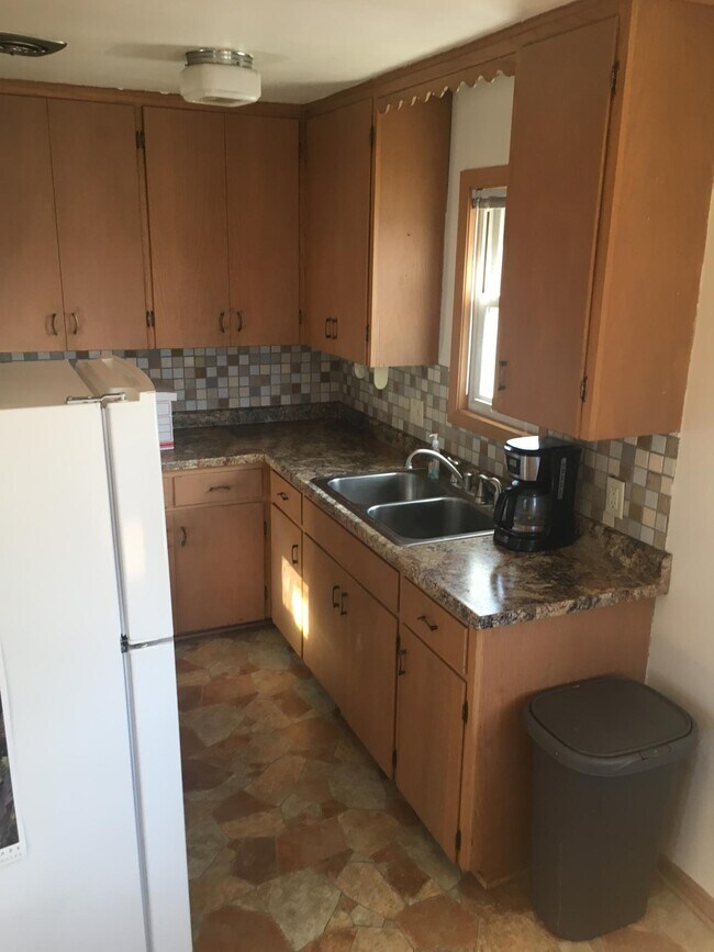 Building Photo - 5612 Bjelde Ln