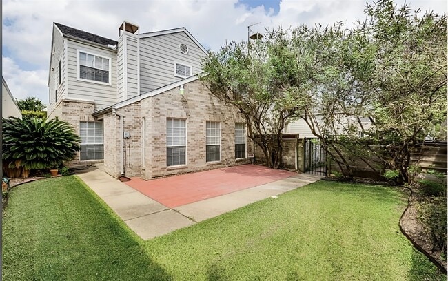 Foto del edificio - 12565 Piping Rock Dr