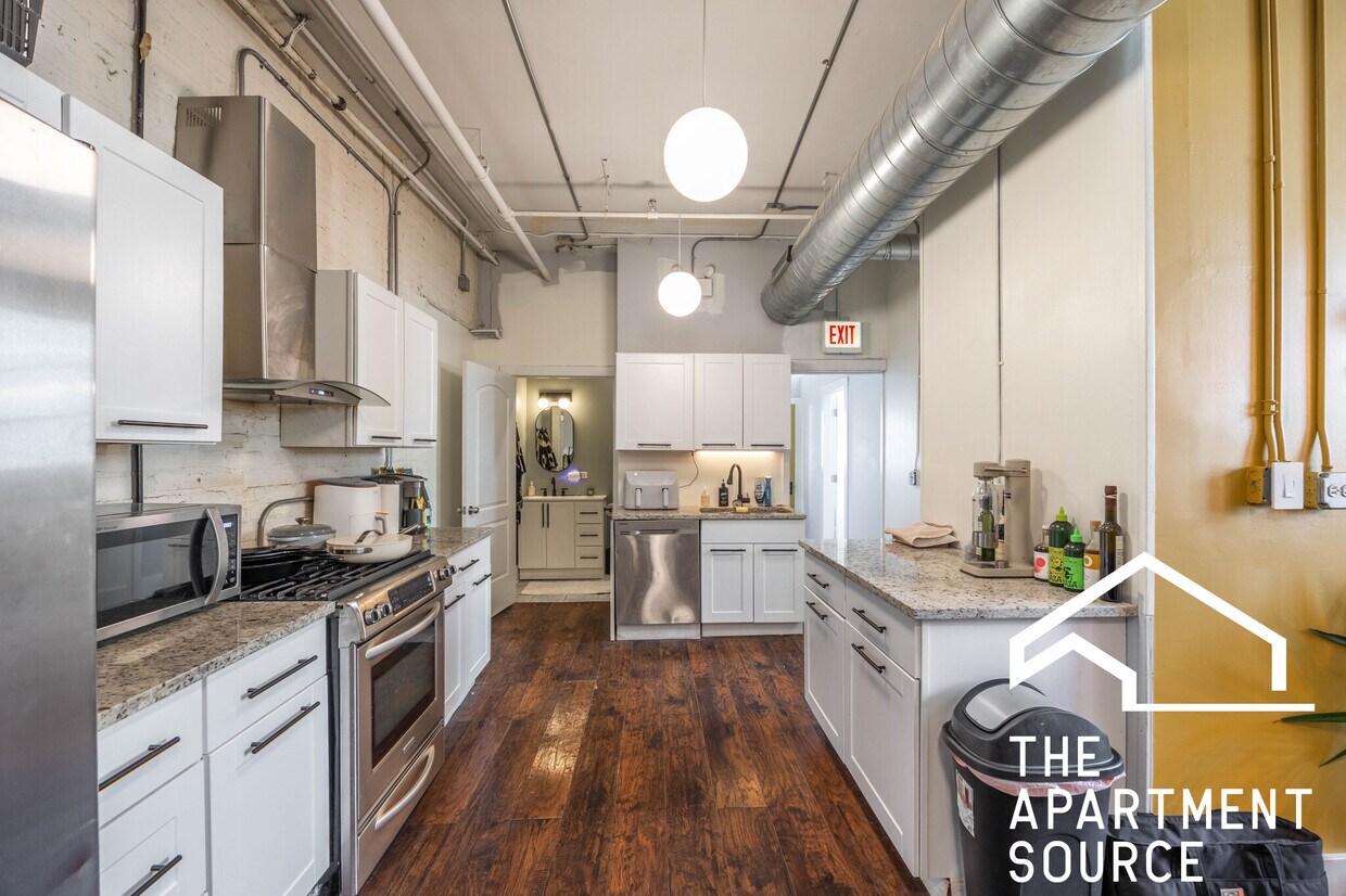 Foto principal - 3953 W Shakespeare Ave