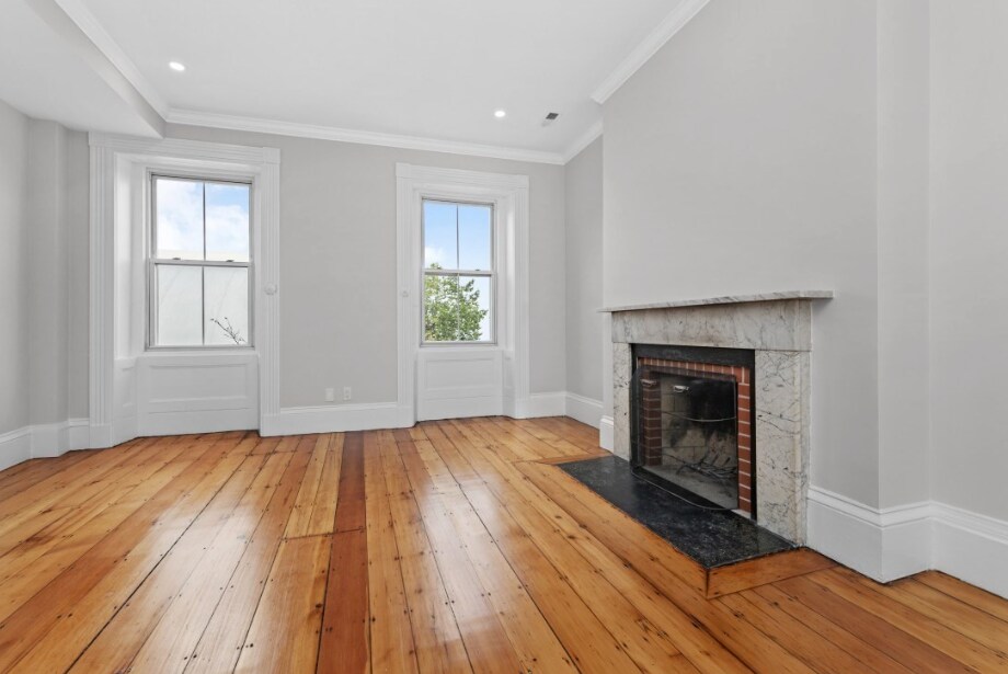 Primary Photo - 76 Washington St