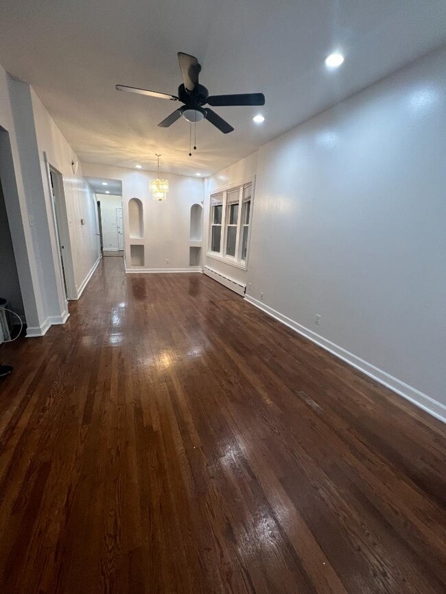 Photo - 2449 N Maplewood Ave - 2449-1 Apartment