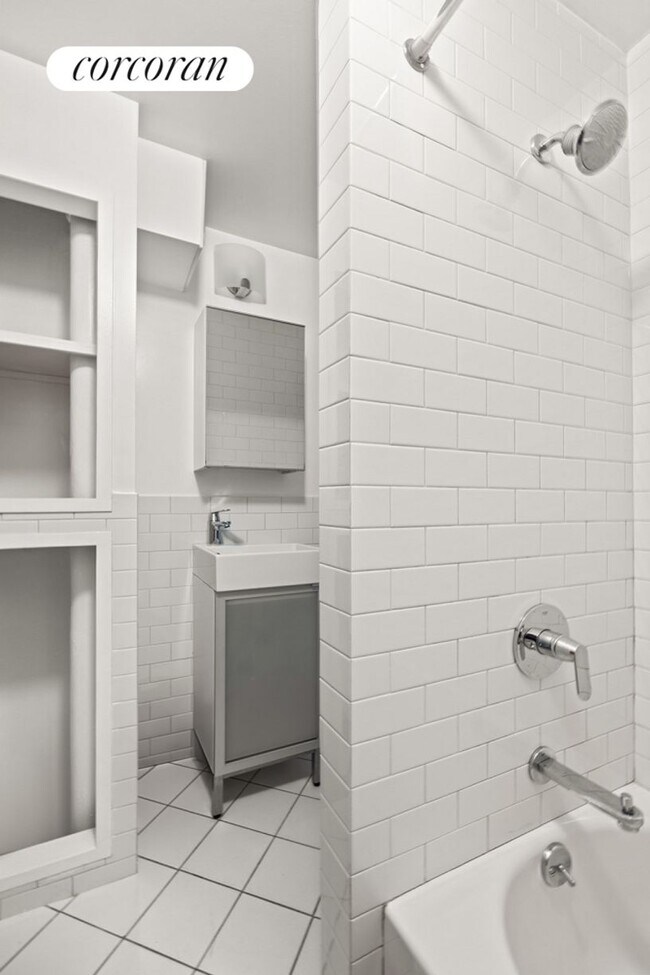 Foto del edificio - 313 12th St