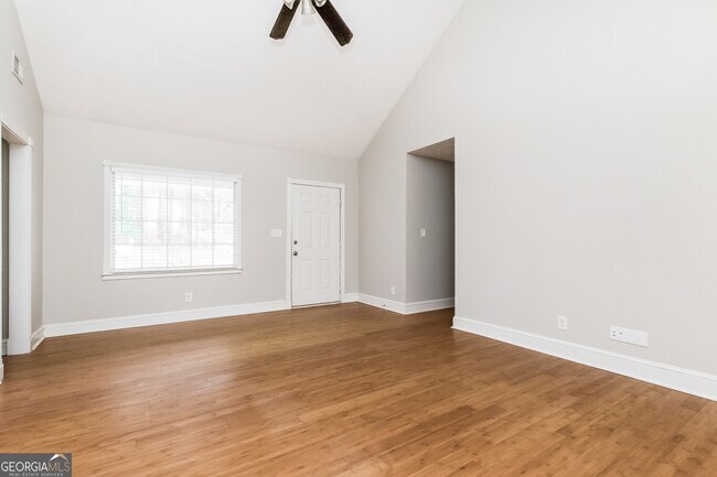 Foto del edificio - 150 Cedar Creek Ct