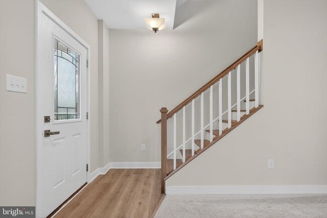 Building Photo - 54 Sidney Ln