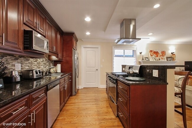 Building Photo - 1575 Anderson Ln