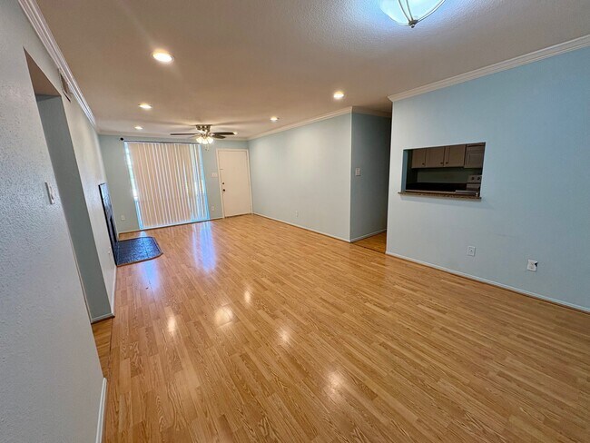 Foto del edificio - 4635 Wild Indigo St