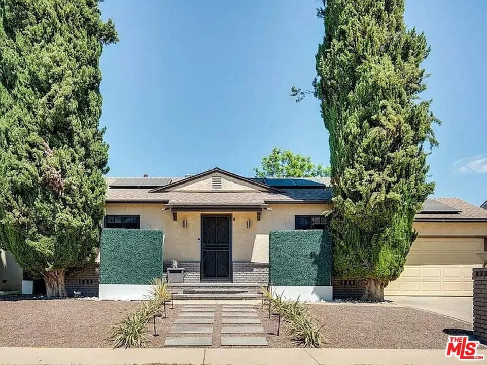 Foto principal - 16913 Bassett St