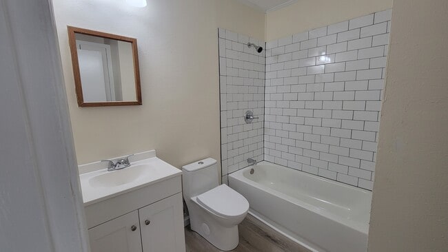 Foto del edificio - 609 W 75th St