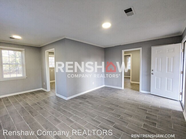 Building Photo - 2 br, 1 bath House - 378 W Brooks Rd