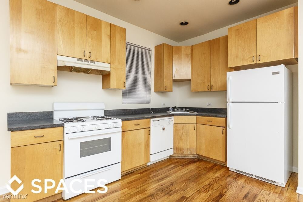 Primary Photo - 516 N May St
