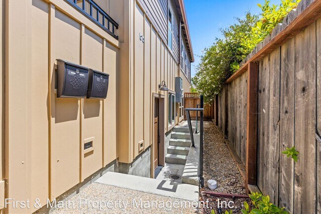 Foto del edificio - 1 br, 1 bath House - 2230A  Georgia Street