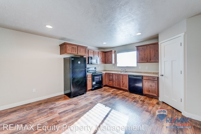 Building Photo - 3 br, 2.5 bath House - 14433 S Ashgrove Ct.