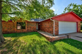 Building Photo - 11601 Matthews Ave