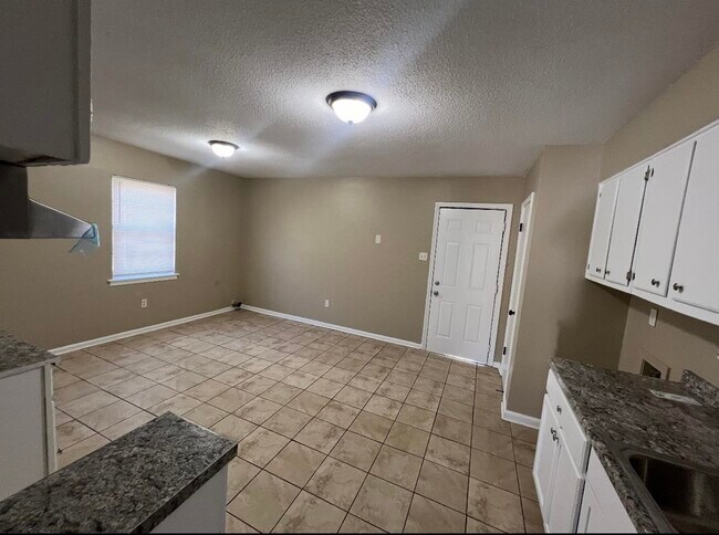 Foto del edificio - 3396 Outlet Rd