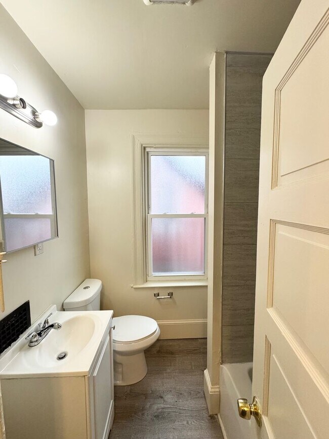 Building Photo - NEVI425