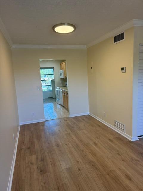 Building Photo - 20 Abbey Ln