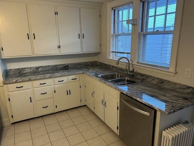 Building Photo - 20-22 Randall Avenue Unit 1