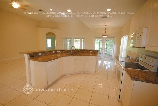 Foto del edificio - 6625 NW 113th Way