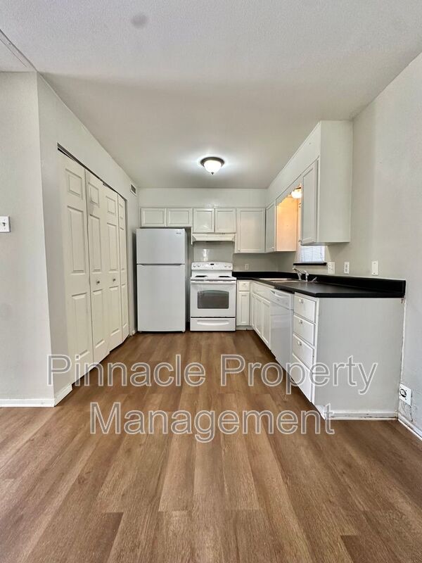 Building Photo - 1425 Austin St