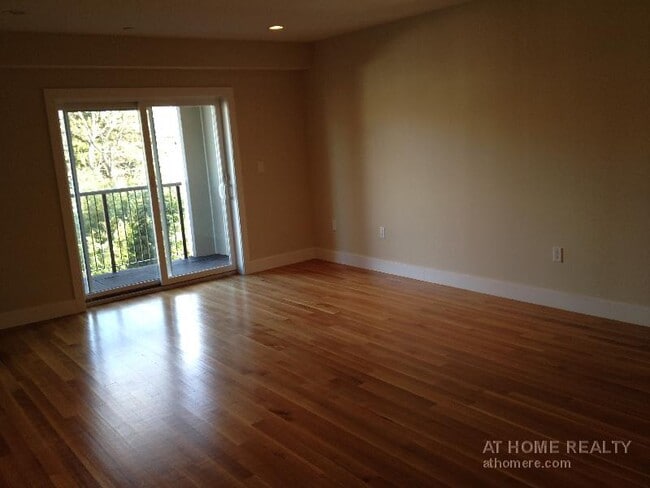 Building Photo - 321 Hammond Pond Pky