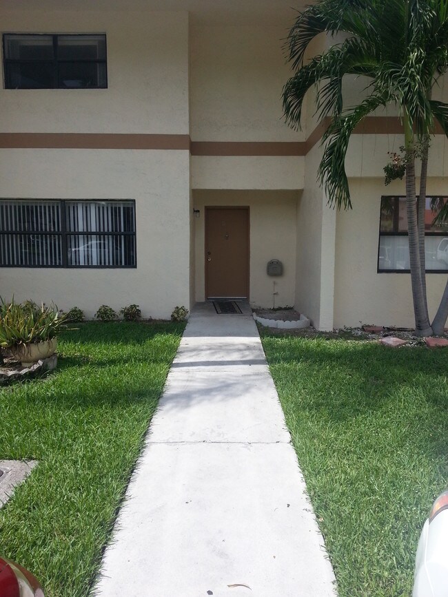 6490 SW 130th Ave, Miami, FL 33183 Townhouse for Rent in Miami, FL
