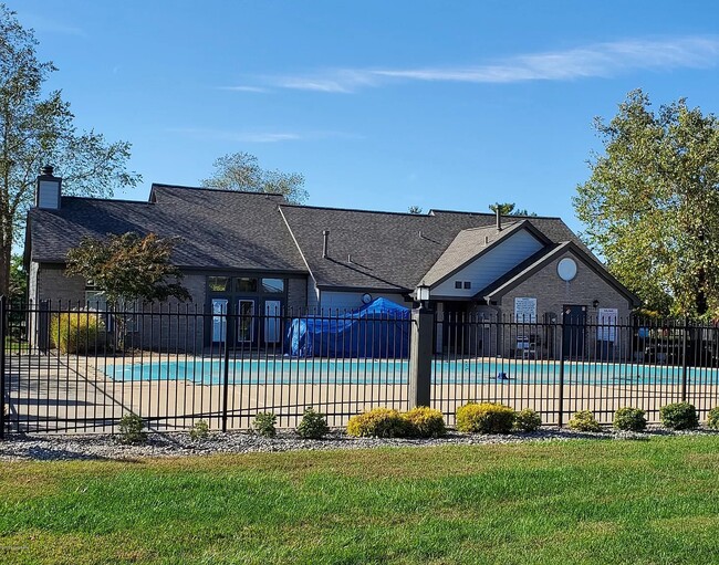 Building Photo - 10405 Trotters Pointe Dr