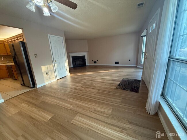 Foto del edificio - 125 Albury Way