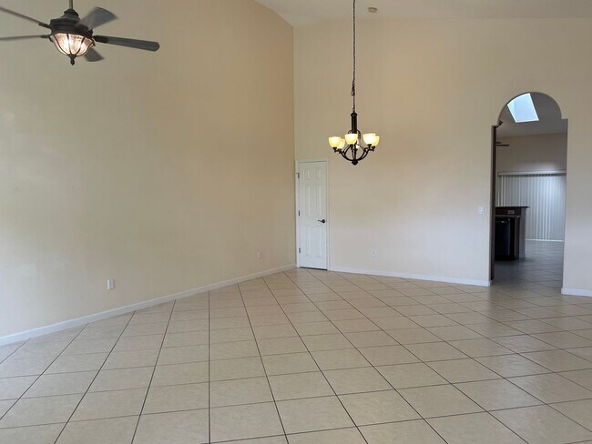Foto del edificio - Pine Grove Side B duplex coming soon!